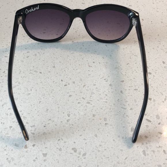 EUC Elizabeth and James Orchard Sunglasses - Picture 3 of 8